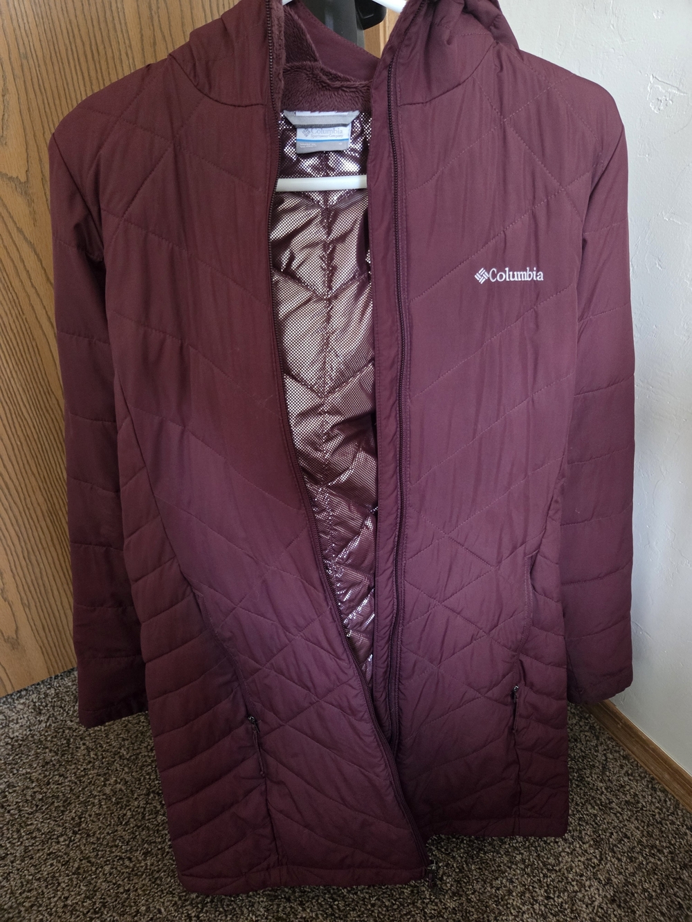 Columbia Women's Burgundy Quilted Hooded Puffer Jacket